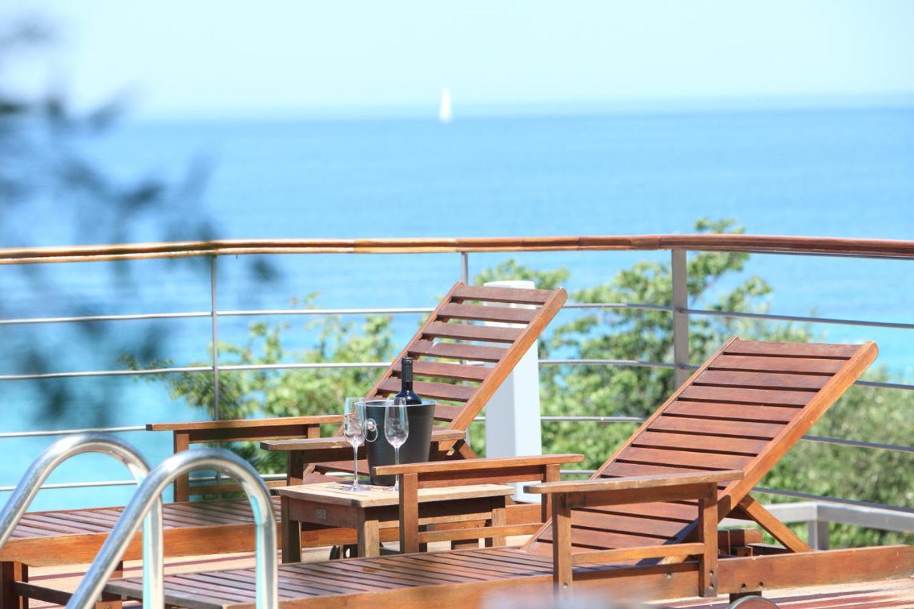 Capro - Milos Bay Villas Áyios Nikítas 외부 사진