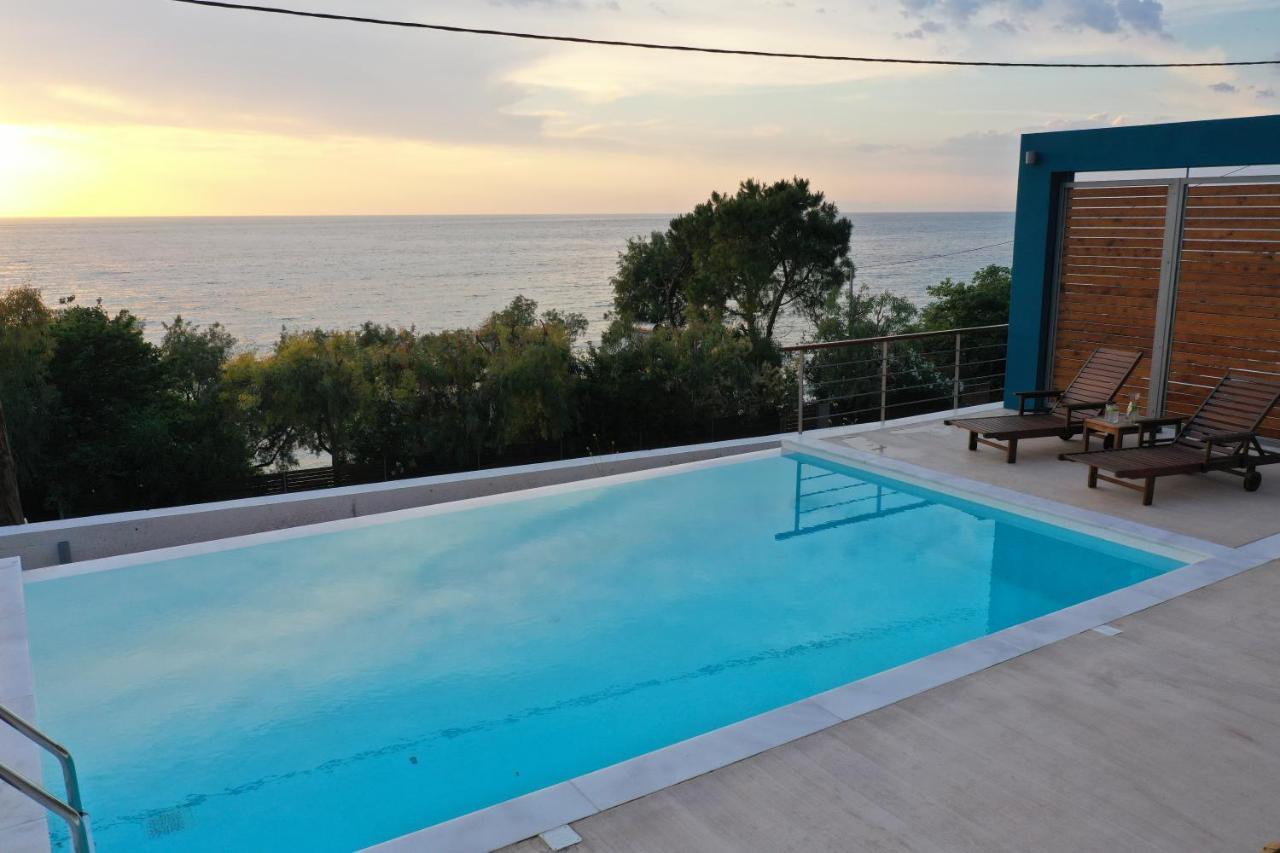 Capro - Milos Bay Villas Áyios Nikítas 외부 사진